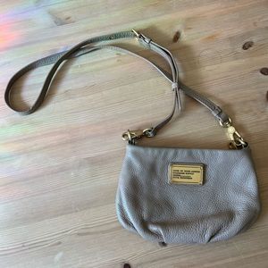 🐌 Marc by Marc Jacobs Classic Cross Body 🐌